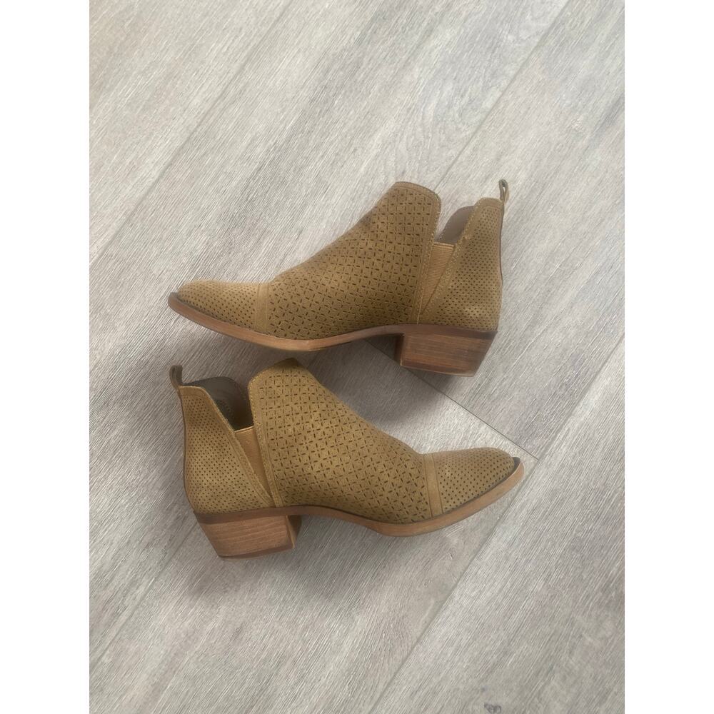 Kensie Brown Suede Ankle Bootie‎ Size 7